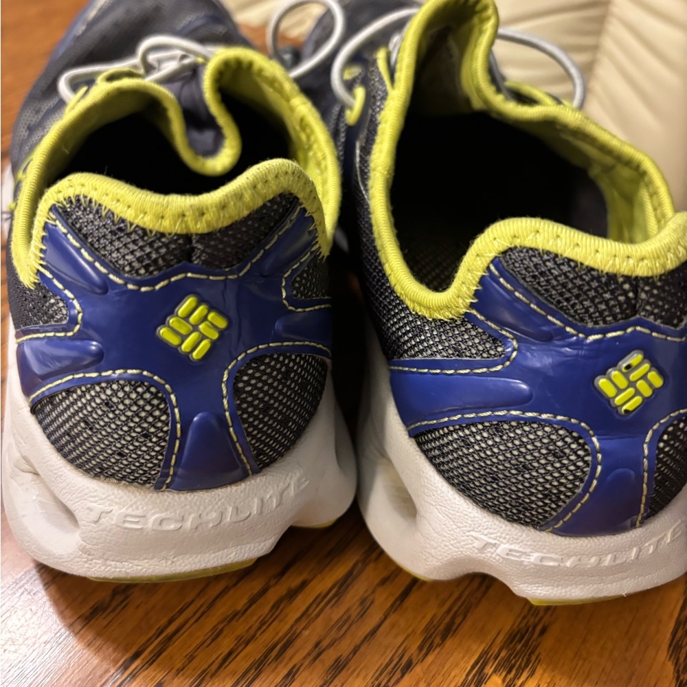 Columbia Omni Grip Black and Blue Sneakers